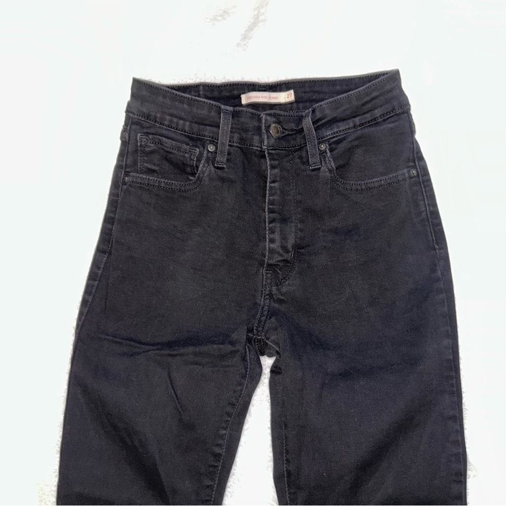 Levi’s Classic Black Denim High Rise Skinny Jeans